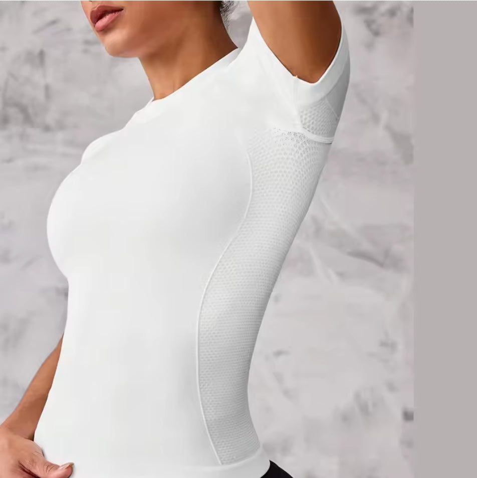 Women's Short-Sleeved Sports Top – Breathable Quick-Dry Running & Yoga Shirt